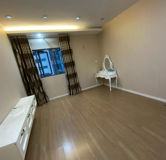 MULBERRY LANE - Bán căn 3PN toà B căn số 02, DT 123m, hướng ĐN, có slot xe