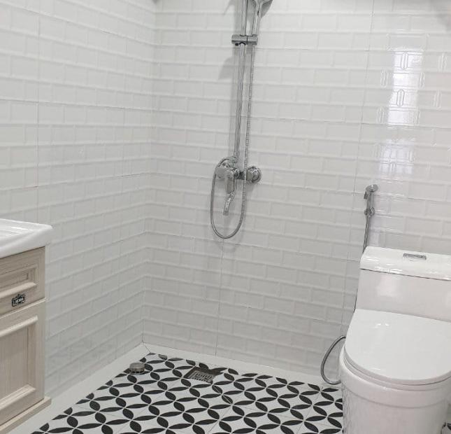 Nhà đẹp Sài Đồng, nội thất cao cấp, DT 30m2 x 5T, MT 4.6m, giá 3.85 tỷ.