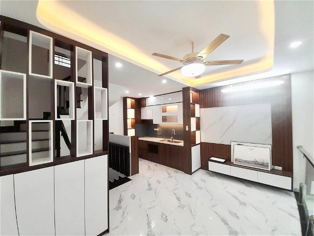 Nhà đẹp Sài Đồng, nội thất cao cấp, DT 50m x 4T, ô tô tránh, kinh doanh giá 6.8 tỷ.