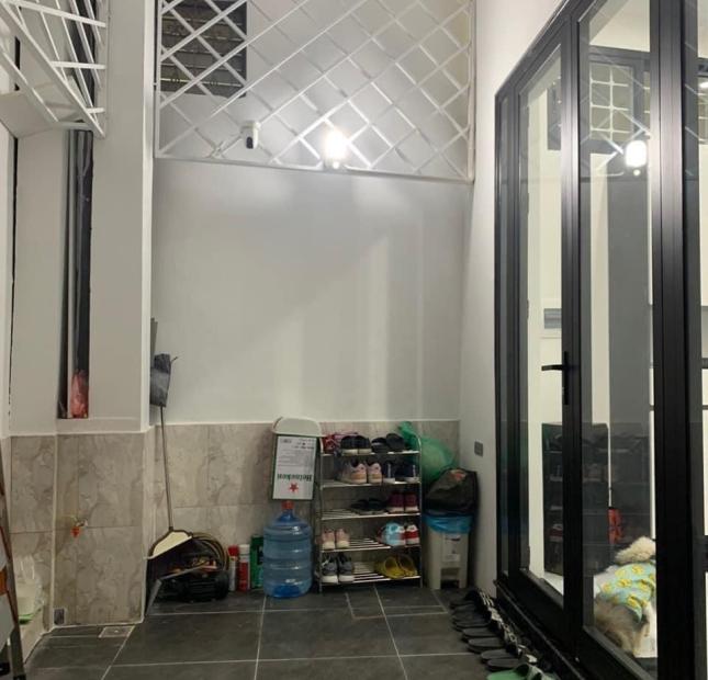 BÁN NHÀ ĐÊ LA THÀNH 35M NỘI THẤT ĐẸP NHỈNH 4TY FULL NỘI THẤT
