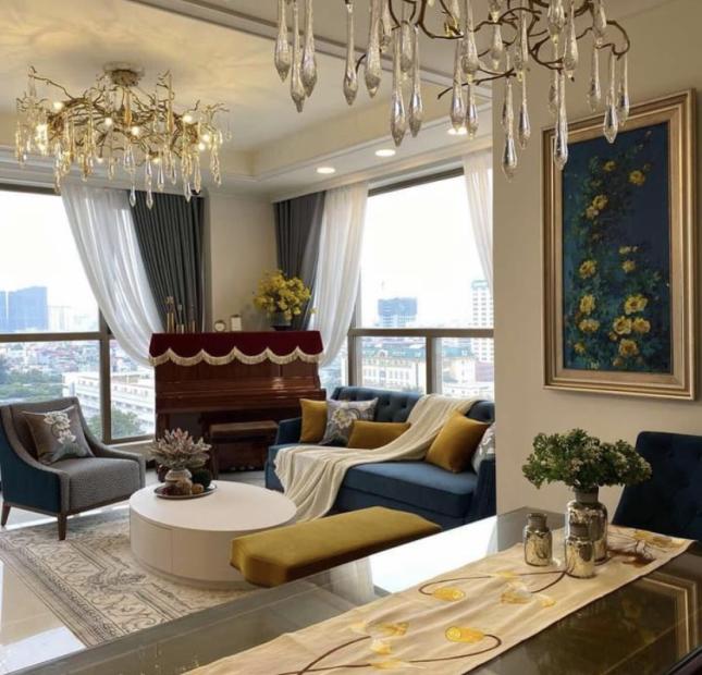 Nhà em bán lại căn hộ 158m2, giá 5,9 tỷ căn 3 ngủ view hồ Cầu Giấy tòa Star Tower Lh 0888486262