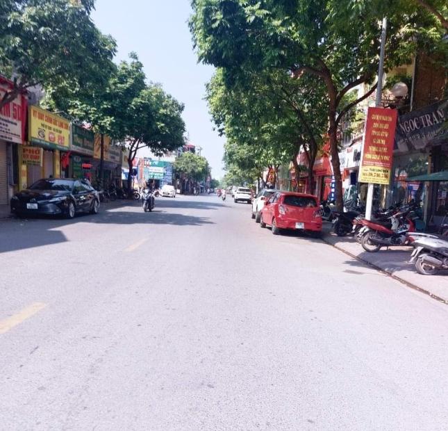 NHỈNH 5 TỶ - NGÕ THÔNG 2 Ô TÔ TRÁNH NHAU - VỊ TRÍ TRUNG TÂM- ĐI BỘ RA CHỢ - HÀNG XÓM VINHOMES RIVERSIDE - VÔ VÀN TIỆN ÍCH