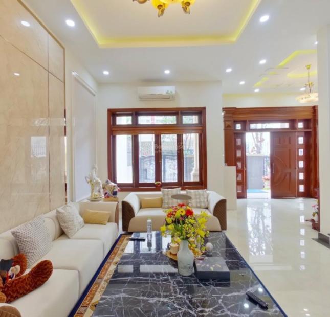 Biệt thự đẹp khu sang trọng đường Nguyễn Văn Trỗi. DT: 15x24,5m 2L giá 68tỷ