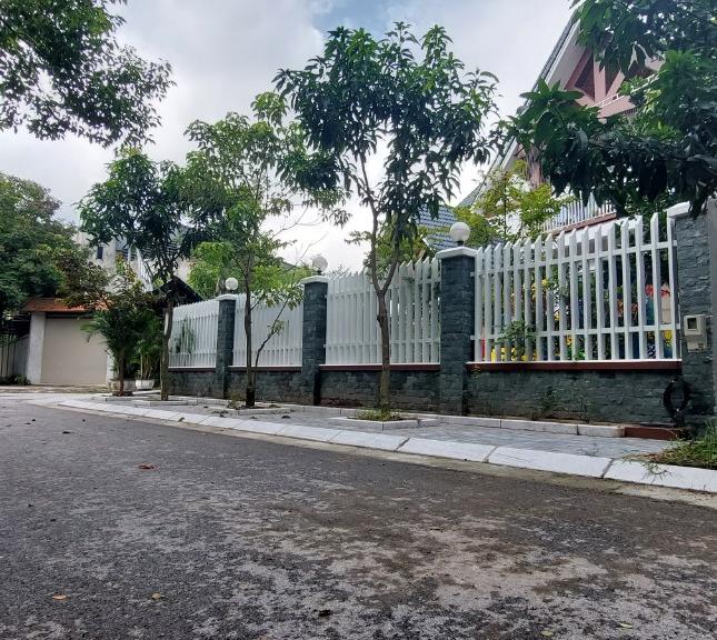 Chính chủ cần bán gấp biệt thự khu ĐT Hà Phong - Hoàn thiện theo phong cách hiện đại. chỉ việc sách vali về ở
