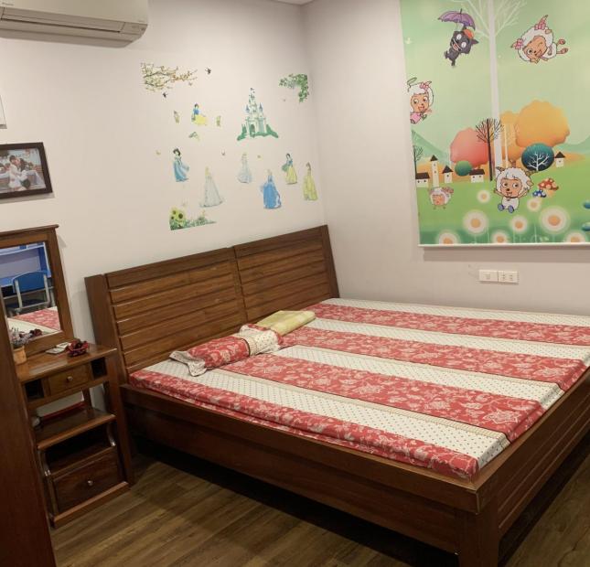 TIMES TOWER: Diện tích 115m2, 3PN + 2WC. Tầng trung, view thoáng. Nhà đẹp full NT cao cấp