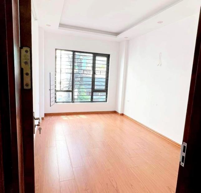 Bán Nhà Vĩnh Tuy 40m2*4 Tầng*4 P.Ngủ Nhà Mới Đầu Ngõ Thoáng 5m Ra ÔTô Tránh Giá Linh Hoạt.
