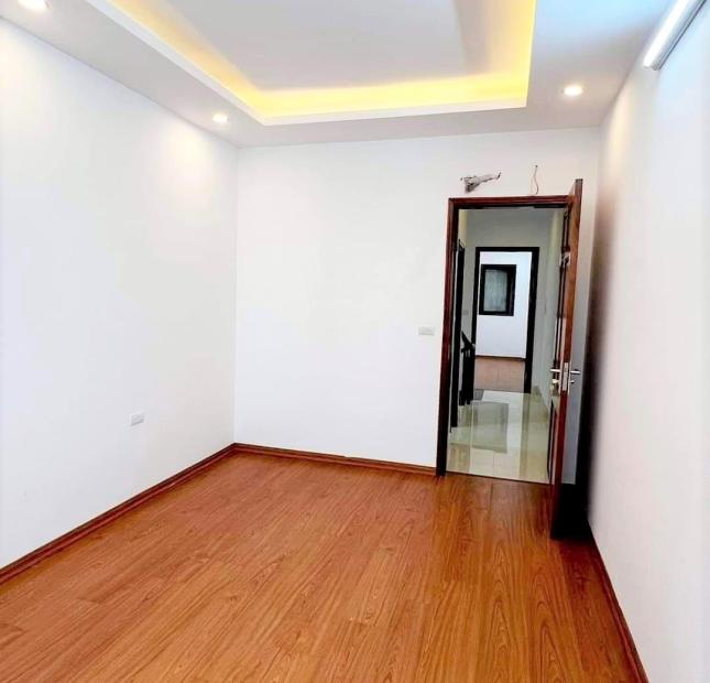 Bán Nhà Vĩnh Tuy 40m2*4 Tầng*4 P.Ngủ Nhà Mới Đầu Ngõ Thoáng 5m Ra ÔTô Tránh Giá Linh Hoạt.