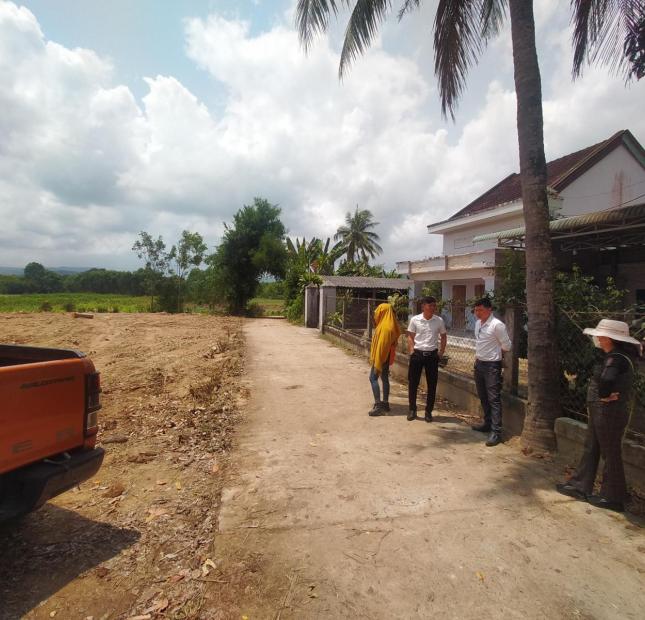 Duy nhất lô đất đẹp Xuân Phước Đồng Xuân 209m2 giá rẻ chỉ 322 triệu có sổ hồng lâu dài gần DT 647