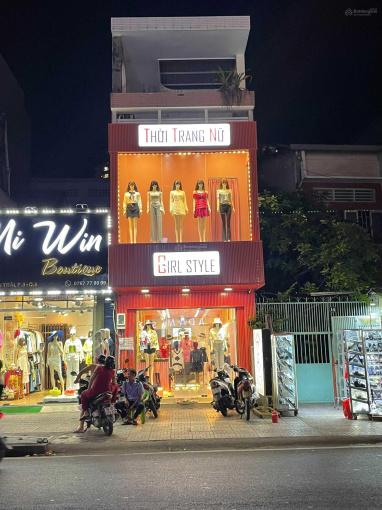 Bán gấp nhà MT Nguyễn Trãi, Q1 -DT 4.5x25m - 3 tầng - HĐT 150 triệu 