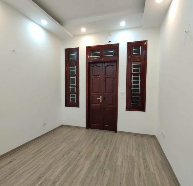 Bán nhà ngõ 143 Quan Hoa, Cầu Giấy, 51m2, 5 tầng, 30m ra ô tô đỗ, giá 7 tỷ