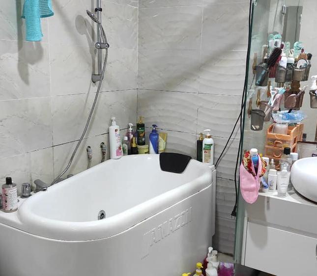 GẤP: CC cao cấp Royal City Thanh Xuân, ban công  Đông Nam, 103m2, 3 ngủ sáng, tầng cao, nhỉnh 6 tỷ
