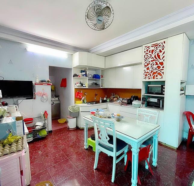 Kẹt tiền bán lỗ nhà Phan Đăng Lưu ngã tư PN, 3 tầng, 5PN, ngang 5.3m, 100m2 nhỉnh 9 tỷ