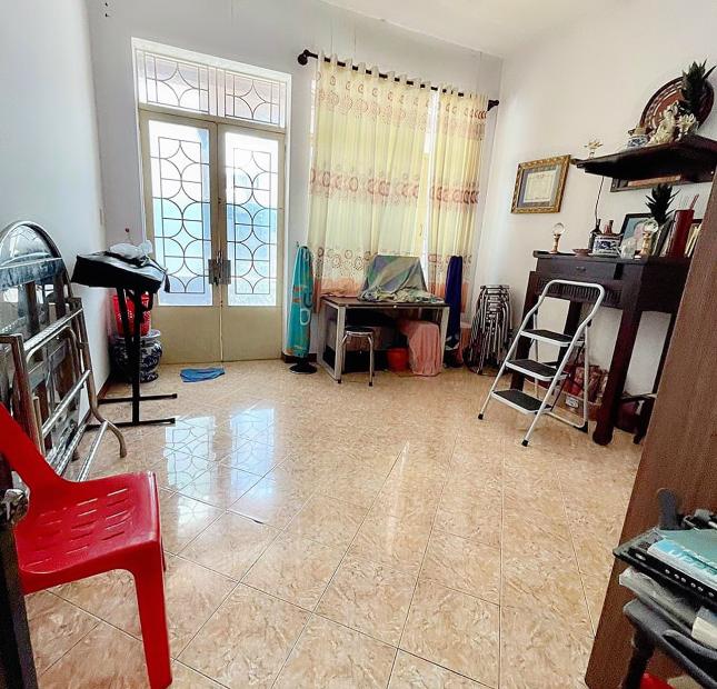 Kẹt tiền bán lỗ nhà Phan Đăng Lưu ngã tư PN, 3 tầng, 5PN, ngang 5.3m, 100m2 nhỉnh 9 tỷ