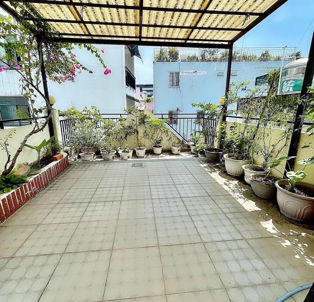 Kẹt tiền bán lỗ nhà Phan Đăng Lưu ngã tư PN, 3 tầng, 5PN, ngang 5.3m, 100m2 nhỉnh 9 tỷ