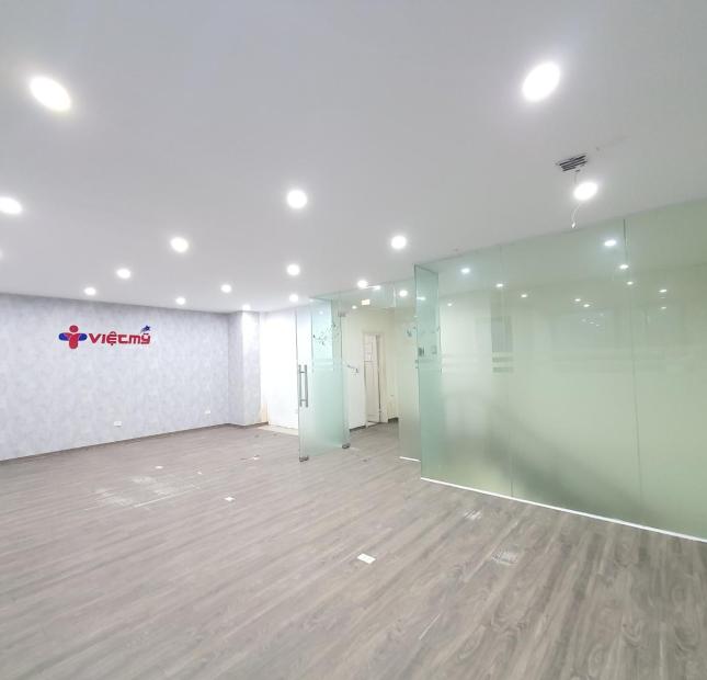 CẦN BÁN CĂN PENHOUSE 22TR/M2  - CẦU GIẤY - LÀM VĂN PHÒNG HAY VỀ THIẾT KẾ BỂ BƠI - SÂN VƯỜN Ở CỰC VIP