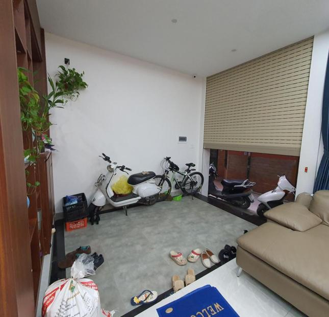 Bán nhà phố Lê Thanh Nghị 64m2*4 tầng, MT 7m, giá 10.5 tỷ