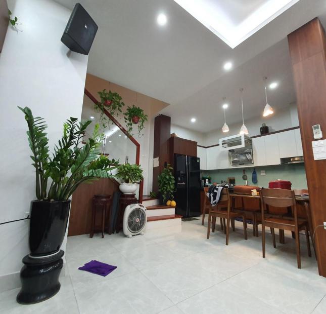 Bán nhà phố Lê Thanh Nghị 64m2*4 tầng, MT 7m, giá 10.5 tỷ