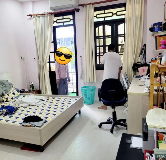 CHỦ GẤP BÁN NHÀ ĐẸP 2 TẦNG VUÔNG VỨC Ở NGAY-NGAY CẦU BÌNH LỢI 