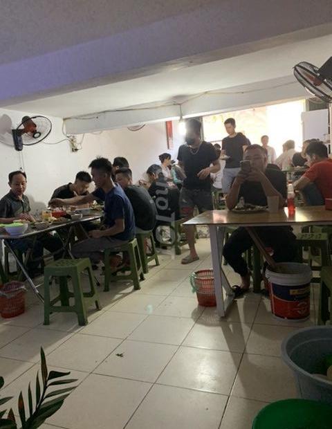 Sang nhượng quán cơm bình dân tại số 637 Phúc Diễn, Quận Nam Từ Liêm, Hà Nội.