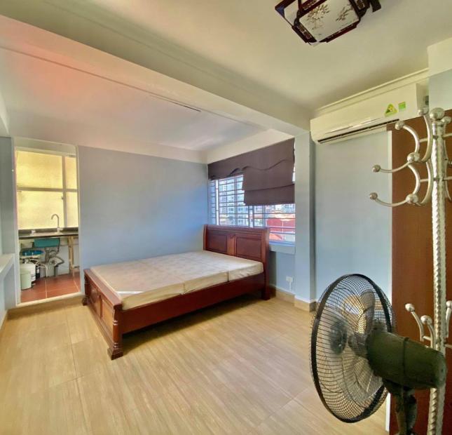 CHỈ 5,8 Tỷ  MUA NGAY  SIÊU PHẨM  NHÀ  2 TẦNG MẶT TIỀN  ĐƯỜNG NGUYỄN DUY TRINH , KHU VIP QUẬN 2