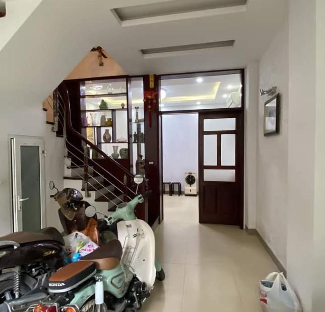 * Bán nhà đường Hoàng Ngân -Thanh Xuân 45 M2 X 5 TẦNG GIÁ 7 TỶ 2