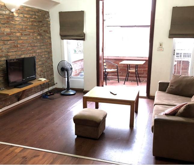 Cho thuê Căn hộ dịch vụ 65m2 1N,1K phố  Thụy Khuê, Tây Hồ. Nhà ban công thoáng gần hồ. Chỉ 6.5tr