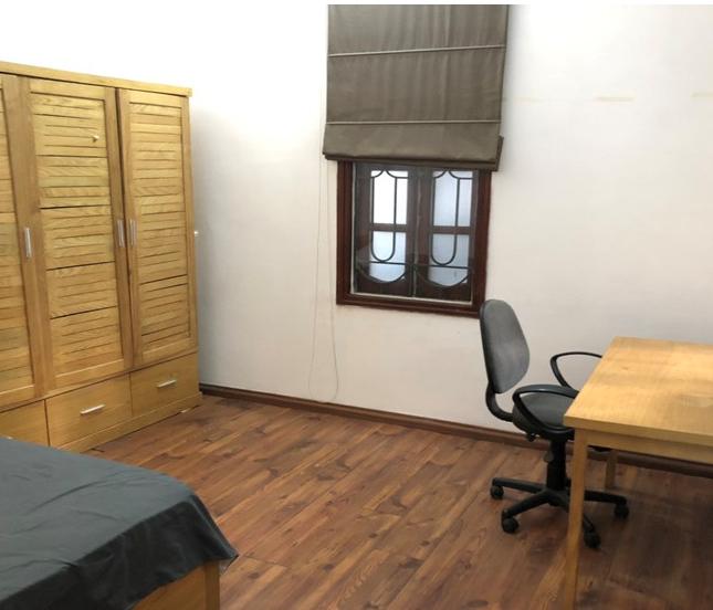Cho thuê Căn hộ dịch vụ 65m2 1N,1K phố  Thụy Khuê, Tây Hồ. Nhà ban công thoáng gần hồ. Chỉ 6.5tr