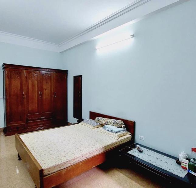 Cần bán nhà 5 tầng trung tâm Đống Đa, ngõ rộng, thoáng
