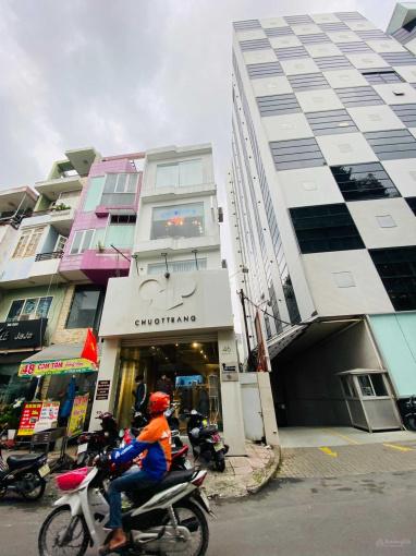 Bán nhà góc 2MT phố thời trang, phường Bến Thành, Quận 1 DT 5x25m