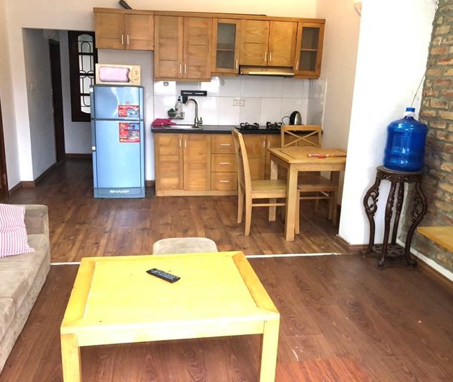 Cho thuê Căn Chung cư mini 1N,1K phố  Thụy Khuê, Tây Hồ. Nhà ban công thoáng View hồ. Chỉ 6.5tr