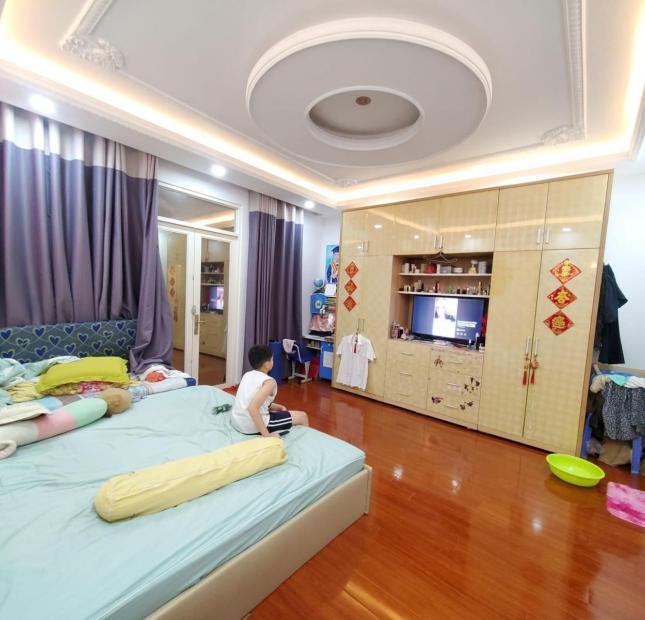 Nhà ĐẸP, khu VIP, sát HXH thông Phan Đăng Lưu, PN, 5 tầng, 3PN, tặng hết NT,49m2, nhỉnh 8 tỷ