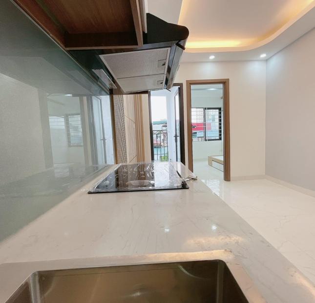 Bán chung cư mini Giải Phóng ,ô ô đỗ cách 20m, full đồ, sổ hồng vĩnh viễn, căm kết tách sổ , ở ngay