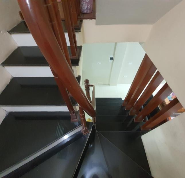 Nhà Kim Ngưu 48m2 x5T,cực đẹp,ngõ nông,sạch,giá 3,9 tỷ,ở luôn 0969568293