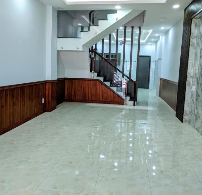 Cần bán nhà sát chợ Phạm Văn Bạch, phường 15, Tân Bình, DT 82m2, 6tỷ9