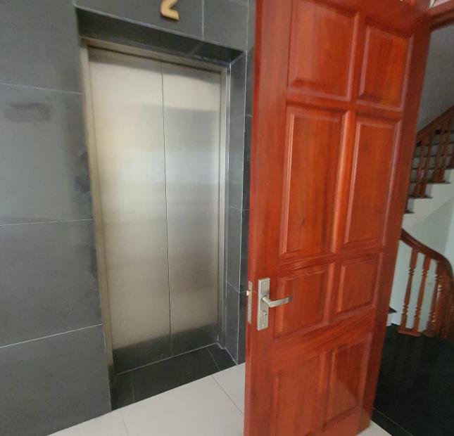 CHO THUÊ - NHÀ PHỐ TRUNG KÍNH - 90M2 X 3 SÀN - THÔNG SÀN - THANG MÁY - Ô TÔ 2 CHIẾC CHẠY SONG