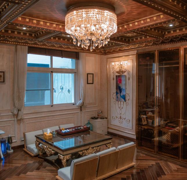 Cần bán nhanh căn biệt thự Chateau VIP nhất khu, rẻ nhất khu, với đầy đủ nội thất, gần sông lớn.