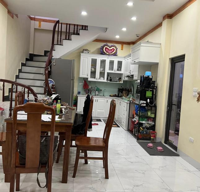 Bán nhà ngõ 120 Vĩnh Tuy, HBT - NGõ thông các ngả - Kinh doanh đỉnh- 53m2 x5T MT4m chỉ 7 tỷ