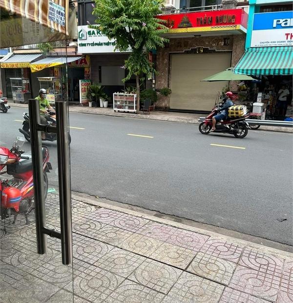Sang nhượng Spa Nail, quận Tân Phú.