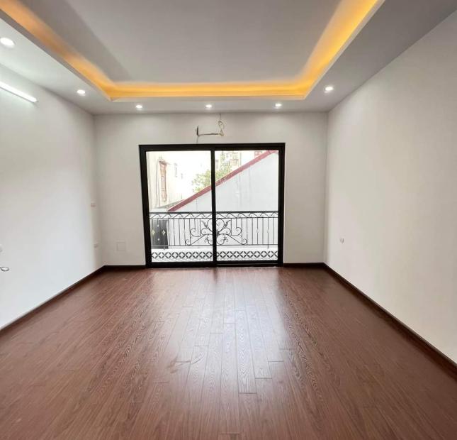 CC bán nhà Ngõ 190 Đền Lừ, Hoàng Mai 4 Tầng 46m2, Lô góc. Nở hậu. Chỉ 3.9 tỷ
