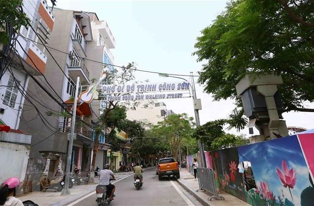 Bán nhà mặt phố Trịnh Công Sơn 18.3 tỷ 68m2 mặt tiền 8.3m lô góc 3 thoáng view Đầm Sen