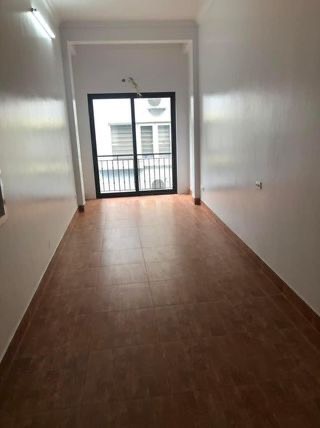 Cho thuê nhà Thanh Nhàn, Hai Bà Trưng DT 45m x3Tầng, ô tô đỗ cửa làm VP 10tr/tháng