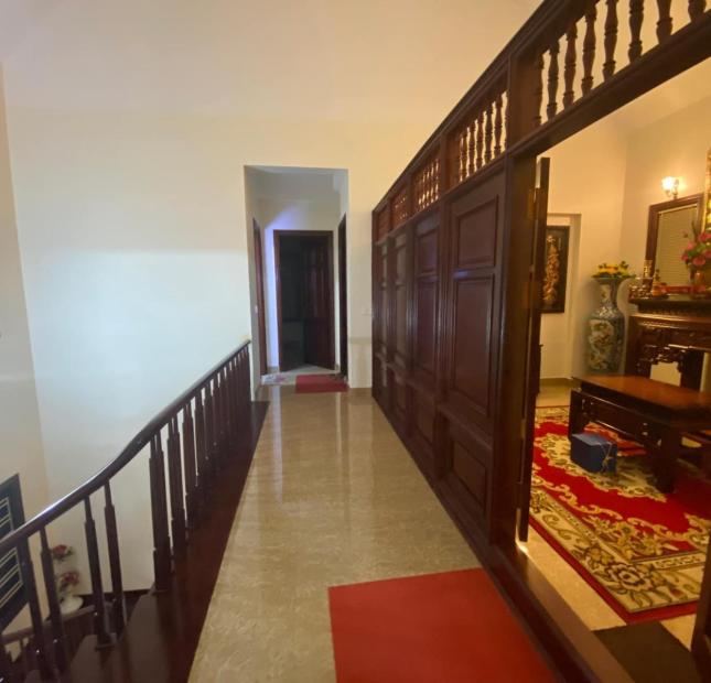 BÁN BIỆT THỰ 3 TẦNG KĐT CỘT 5,8 MỞ RỘNG,P.HỒNG HÀ,HẠ LONG. DT:312M2,MT:12M. !!