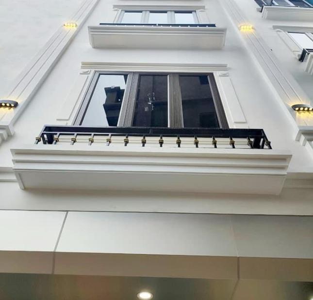 Nhà mới lô góc gần khu đô thị kim chung giá 3 tỷ rất thoáng và rộng