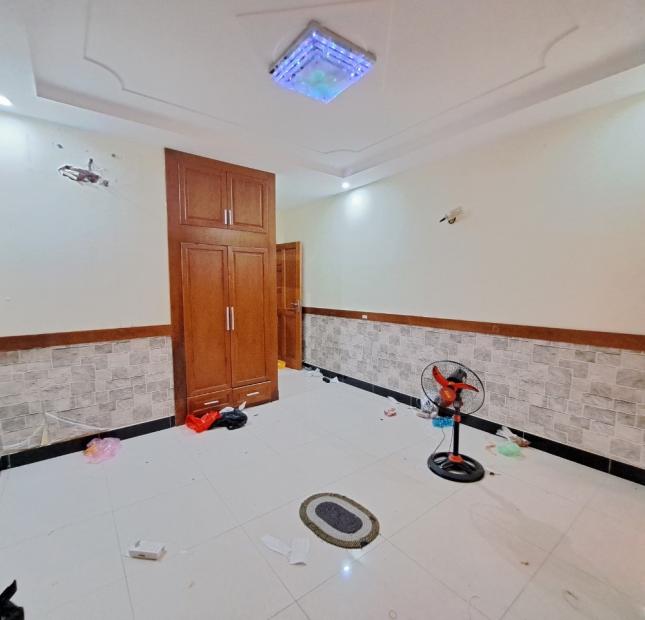 BÁN NHÀ SIÊU PHẨM TÂN PHÚ HXH 1 SẸC 5 TẦNG BTCT NGANG 4,3 NỞ HẬU 4,9 50M2  CHỈ NHỈNH 5 TỶ 