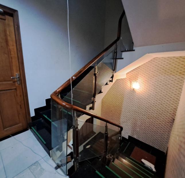 BÁN NHÀ SIÊU PHẨM TÂN PHÚ HXH 1 SẸC 5 TẦNG BTCT NGANG 4,3 NỞ HẬU 4,9 50M2  CHỈ NHỈNH 5 TỶ 