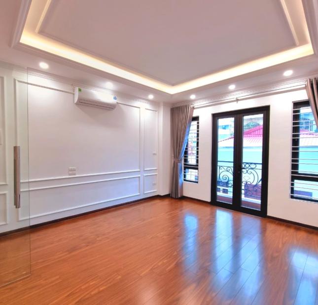 Bán nhà Phố Trần Cung, Dt 60m, nhà 6 tầng giá trên 10 tỷ.