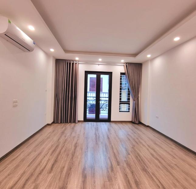 Bán nhà Phố Trần Cung, Dt 60m, nhà 6 tầng giá trên 10 tỷ.