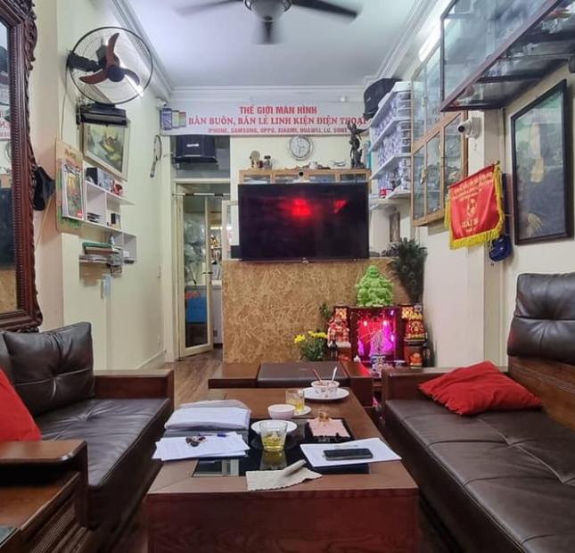 Bán nhà Phố Đội Cấn , Quận Ba Đình, Nhà Đẹp. Giá 4.9 tỷ .