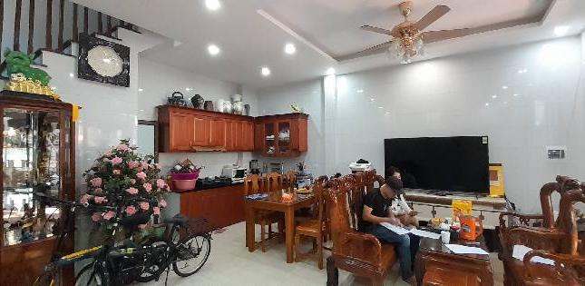 Nhỉnh 5 tỷ nhà Nguyễn Văn Cừ - Oto - 79 m2 - giáp cầu Chương Dương.