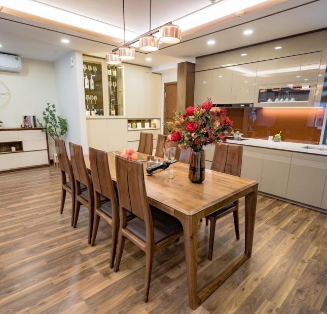 Bán chung cư 71 Nguyễn Chí Thanh 130m2, 3pn, nhà đẹp, giá 5,5 tỷ